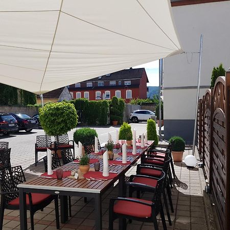 Hotel-Restaurant Pfaelzer Hof Edenkoben Exterior foto