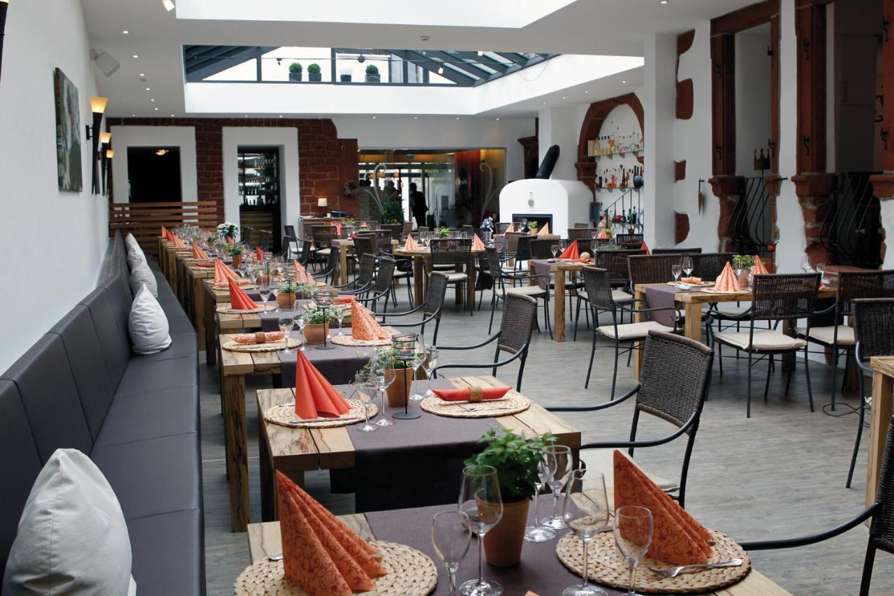 Hotel-Restaurant Pfaelzer Hof Edenkoben Exterior foto
