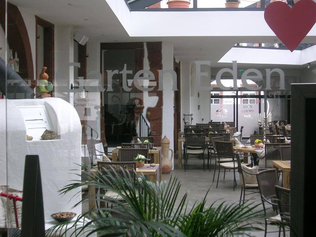 Hotel-Restaurant Pfaelzer Hof Edenkoben Exterior foto