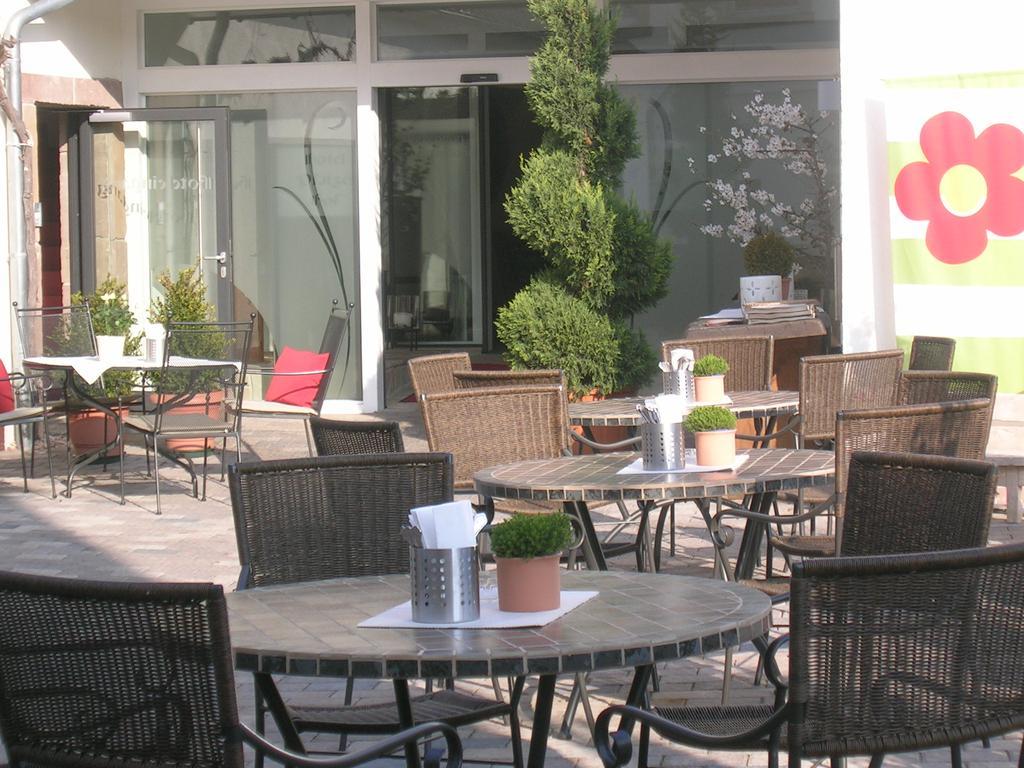 Hotel-Restaurant Pfaelzer Hof Edenkoben Exterior foto